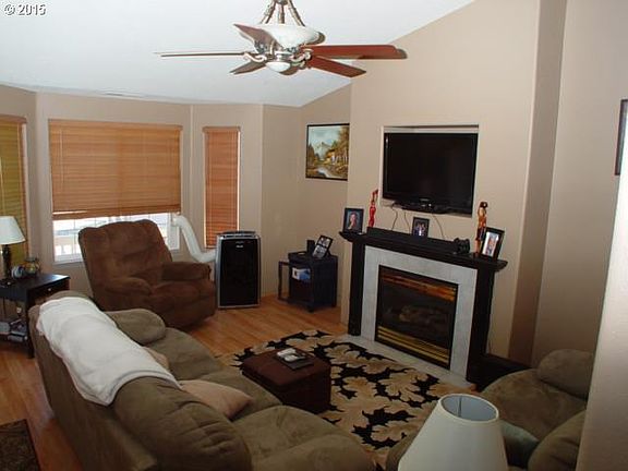 3rd image of 15800 NE 91st St