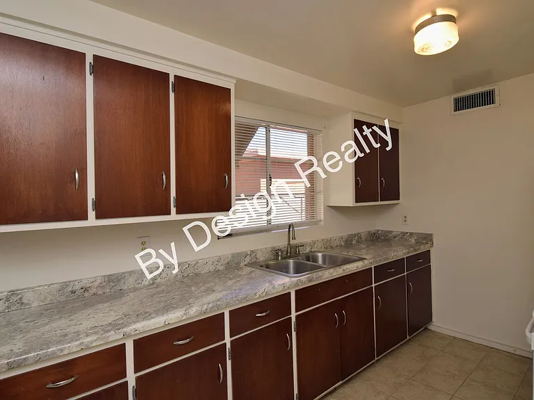 3551 E Water St — Photo 9