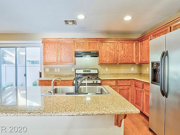 5th image of 5672 Balsam St