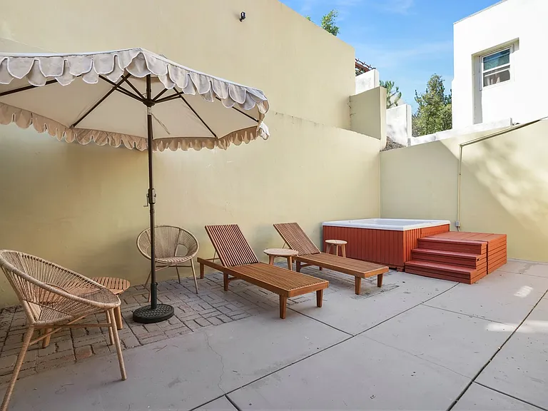 9842 Portola Dr — Photo 34