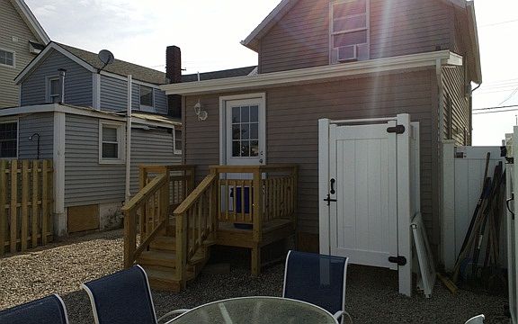3rd image of 231 1st Ave