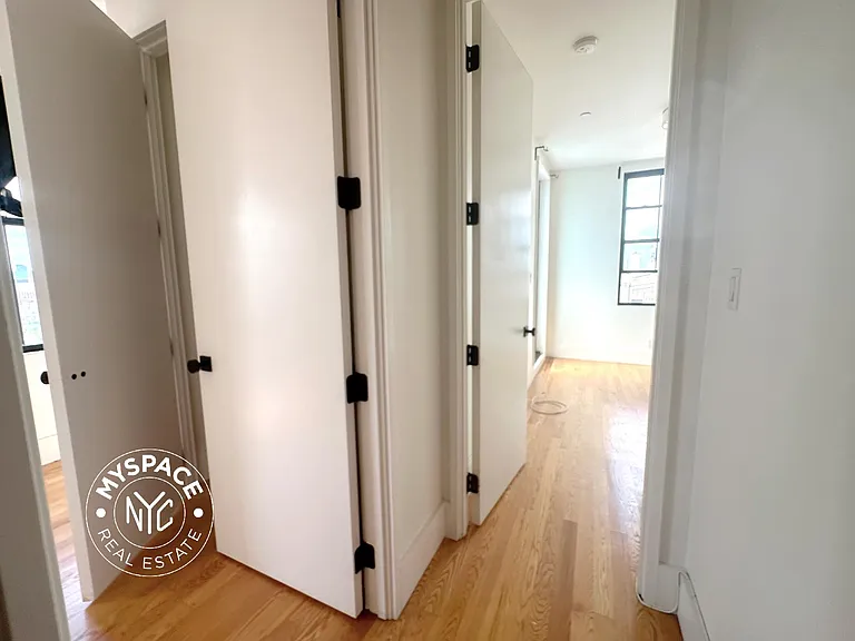 1520 Saint Johns Pl #5 — Photo 4