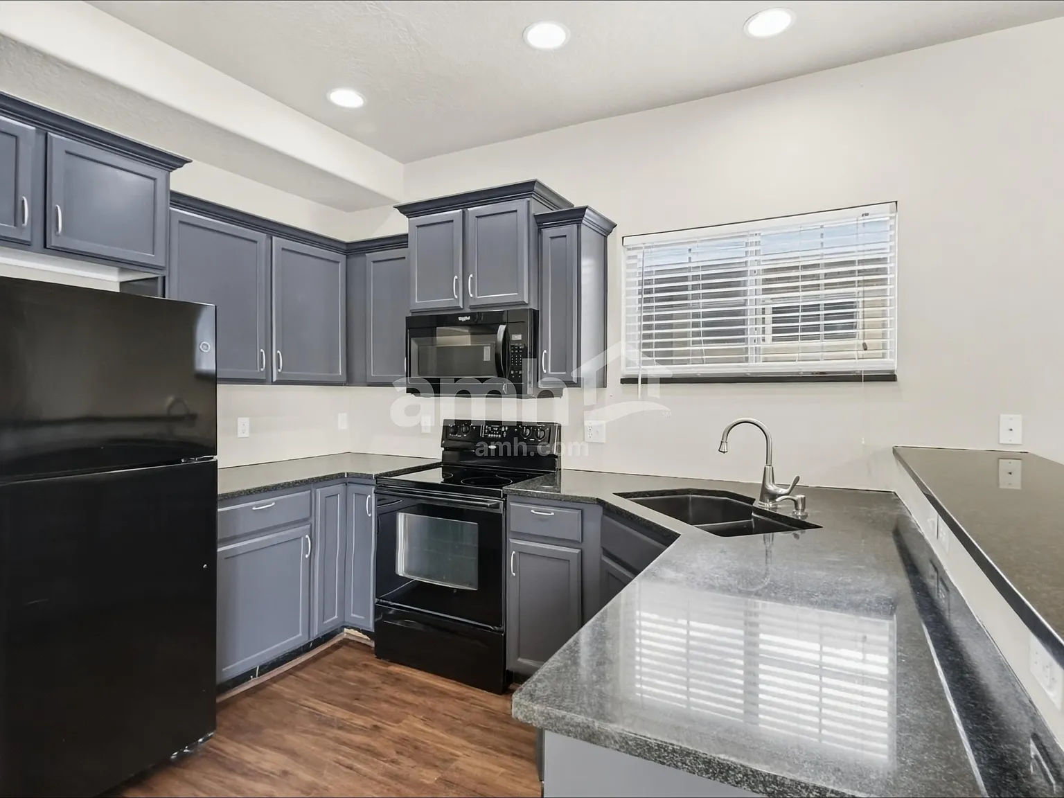 4 bed, 3.5 bath, 1994 sqft, $2,630 — Photo 3