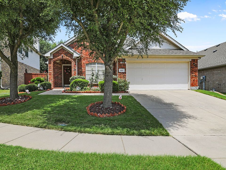1st image of 813 Honey Hill Dr
