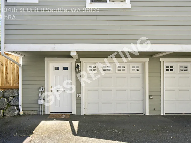 118 N 104th St #B — Photo 1
