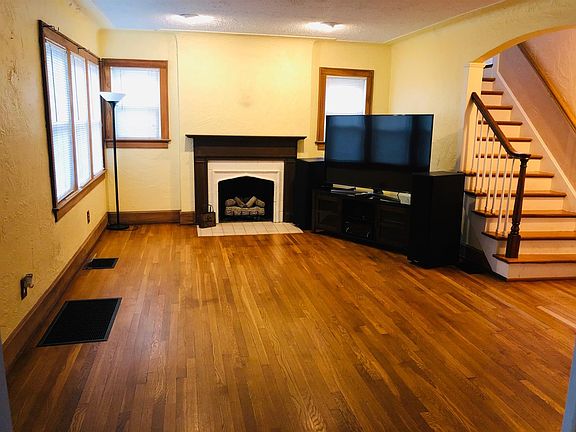 5th image of 19 Ardmore Dr