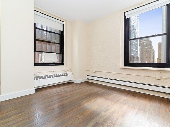 3rd image of 110 Greenwich St #9O