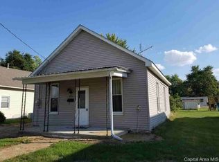 211 E Madison St, Girard, IL