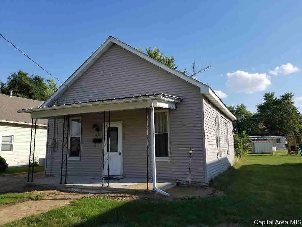 211 E Madison St photo 1