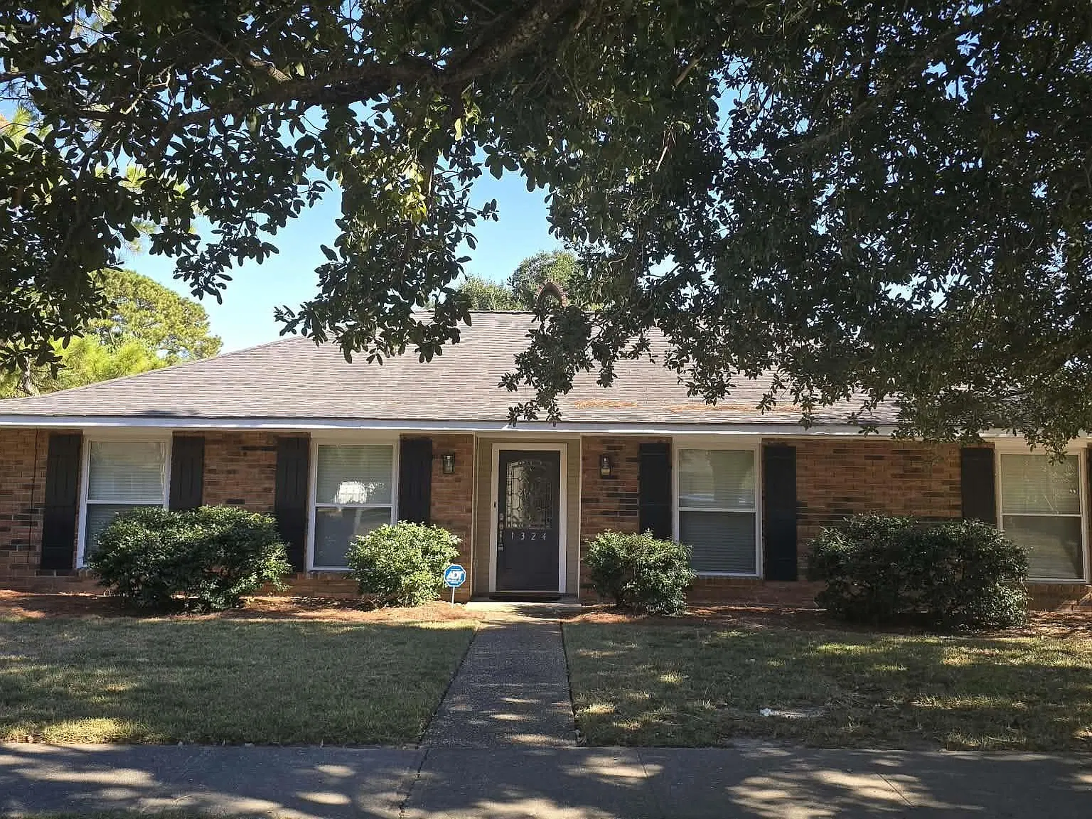 3 bed, 2078 sqft, $2,600 — Photo 1