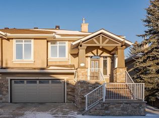 14 Discovery Woods Vlg SW, Calgary, AB T3H5A6