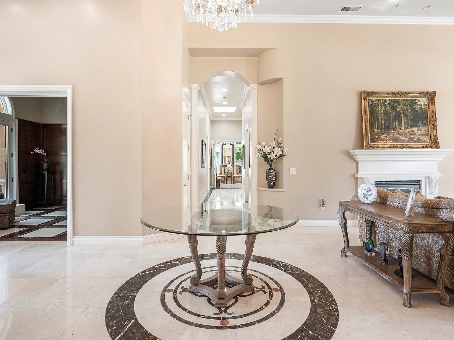 5 bed, 5.5 bath, 5600 sqft, $27,000 — Photo 3
