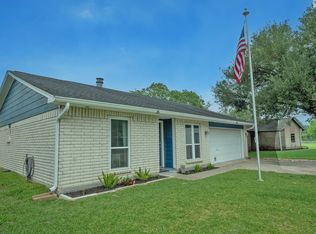 10 Wagon Lane Loop, Angleton, TX 77515