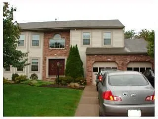 4987 Summit Dr photo 1