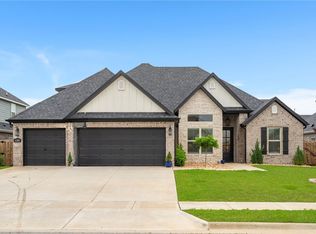 1380 Heart St, Centerton, AR 72719