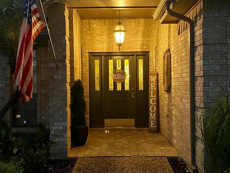 3003 Wisteria Dr — Photo 2