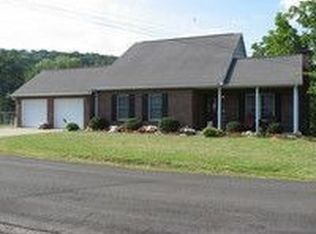 17 Lakeview Dr, Huntington, WV 25704