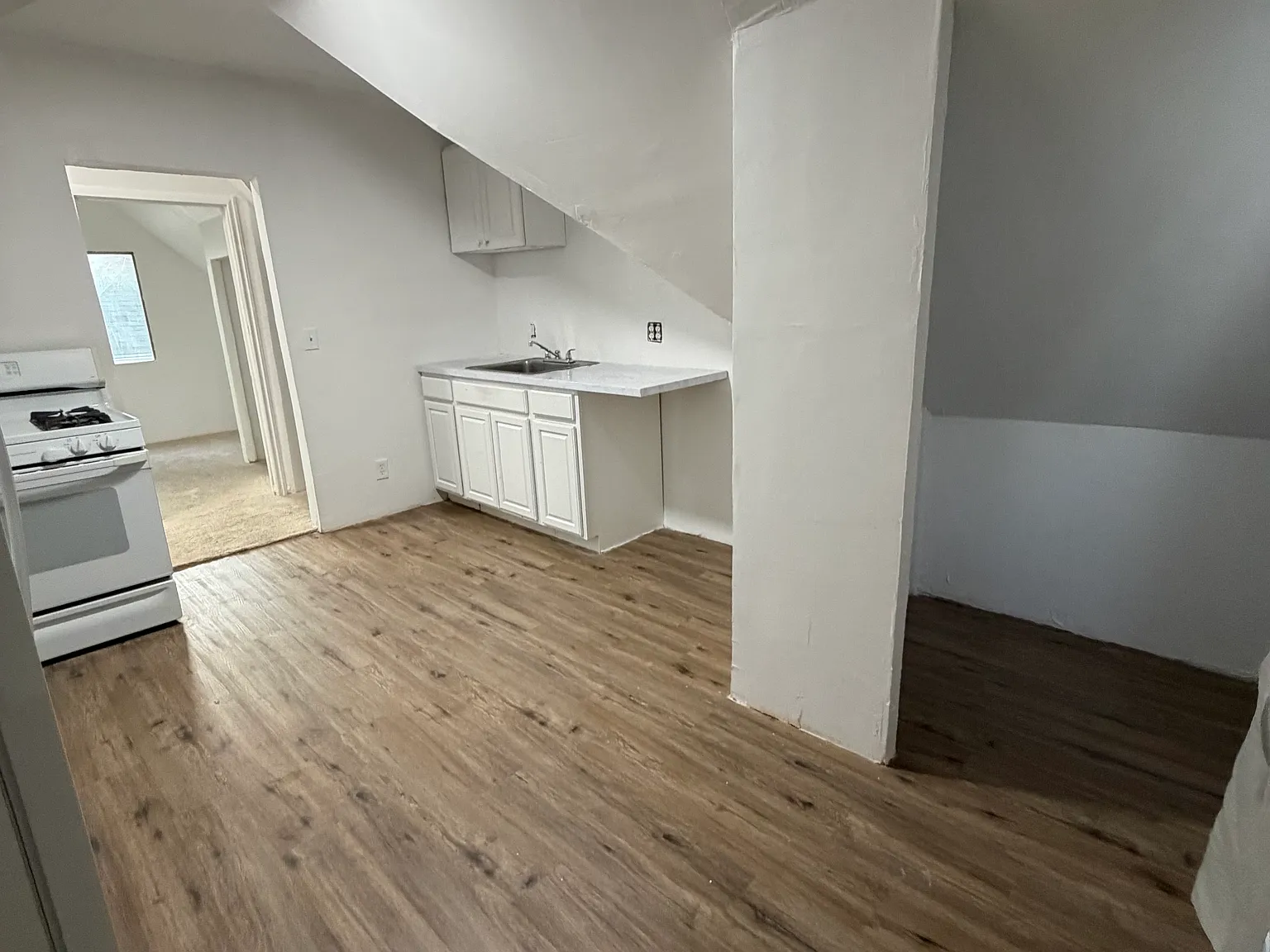 2 bed, 800 sqft, $1,500 — Photo 2
