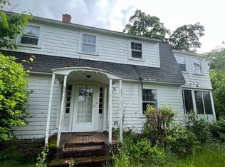 21 Coolidge Rd, Ayer, MA 01432