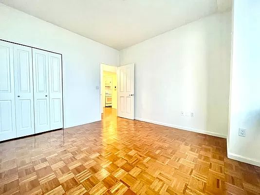 5th image of 350 W 43rd St APT 41C
