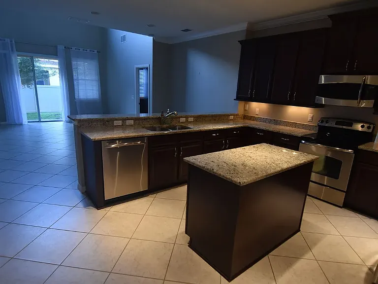 433 Livorno Way — Photo 10