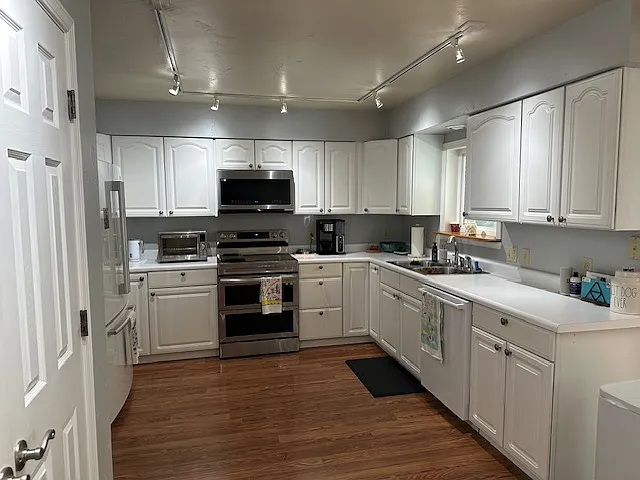 114 Spruce Ct — Photo 10