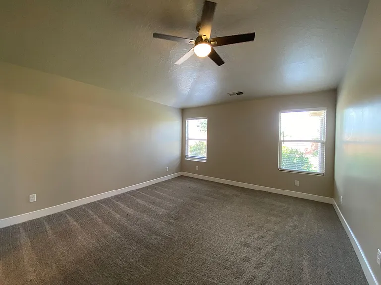 758 N 300 W — Photo 23