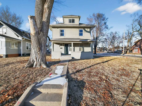 2504 Hartman Ave, Omaha, NE 68111