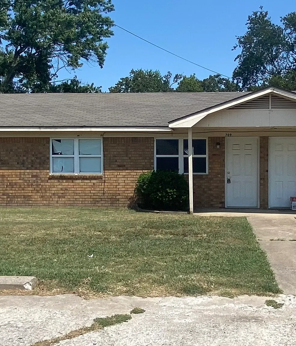 2 bed, 775 sqft, $800 — Photo 1
