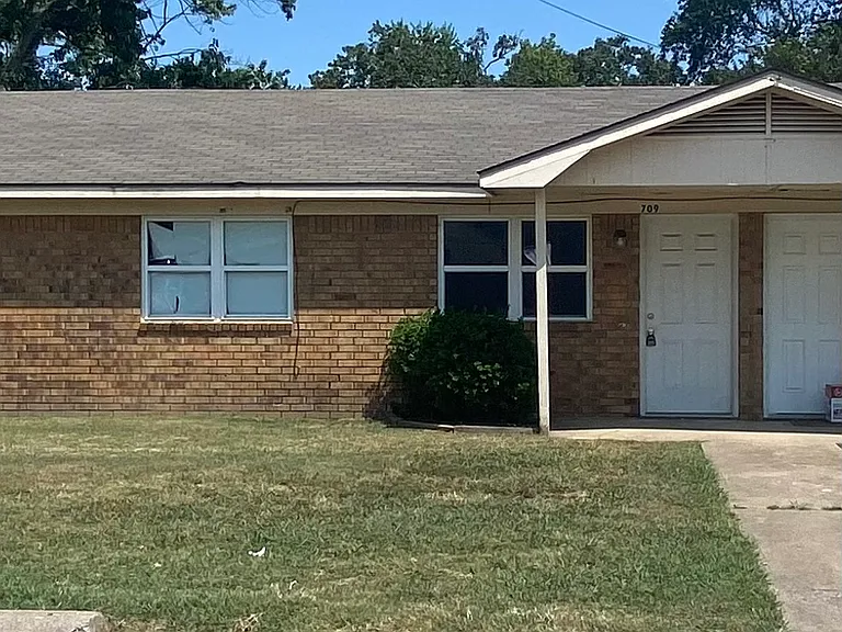 709 W Tulsa St — Photo 1