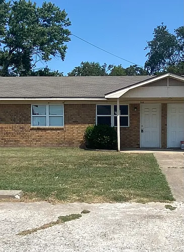 709 W Tulsa St Photo 1 709 W Tulsa St Photo 1