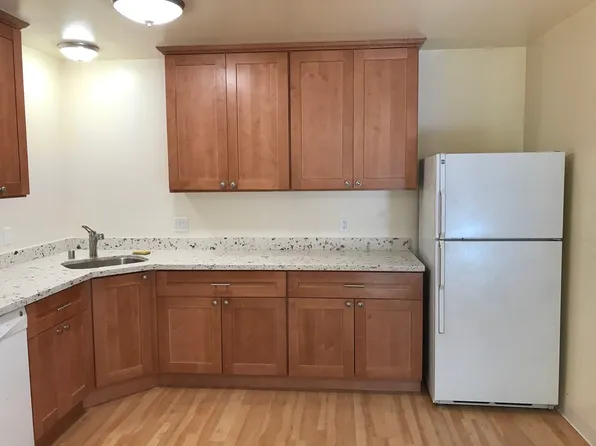 162 Centre St #162, Mountain View, CA 94041