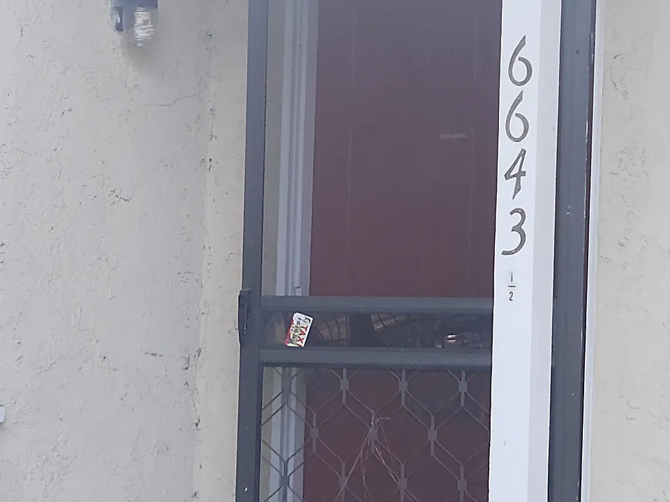 1/2 Kester Ave