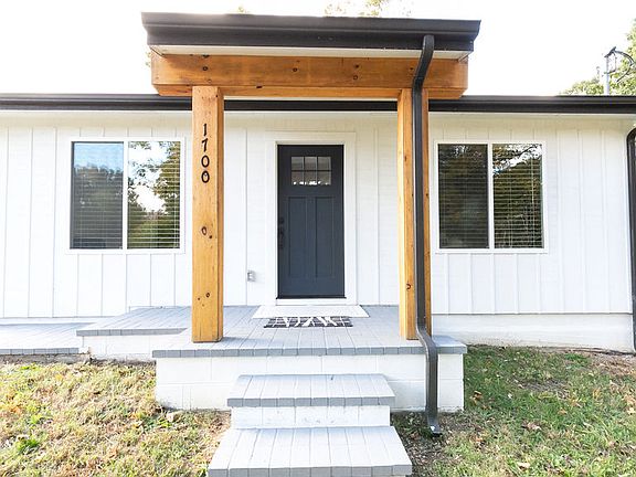 5th image of 1700 Forest Ridge Cir SW