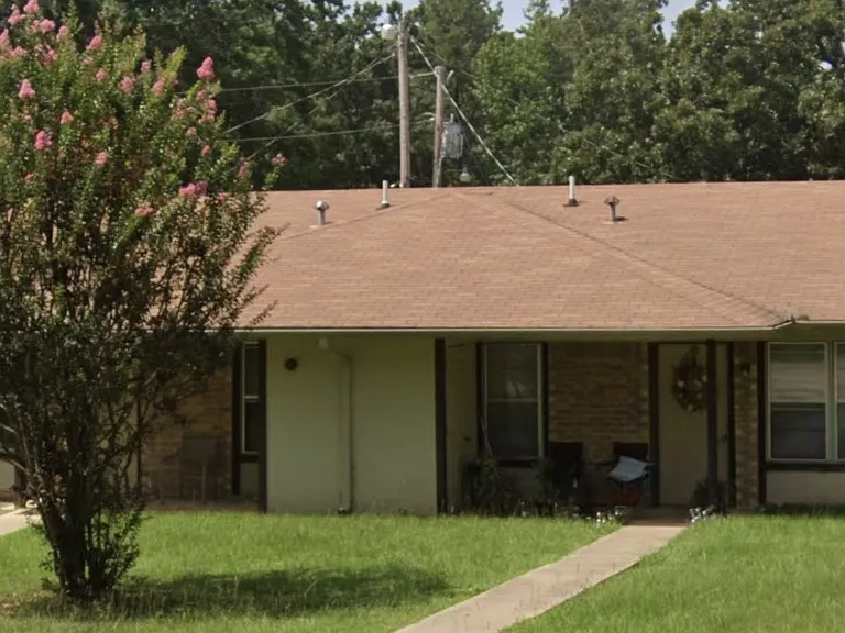 1001 Lakeview Dr — Photo 6