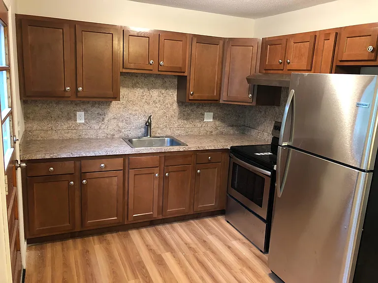 16 Caesar Dr — Photo 2