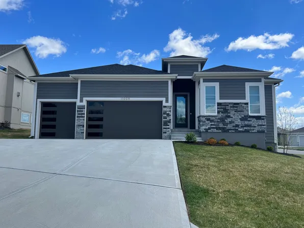 11009 S Millstone Dr, Olathe, KS 66061