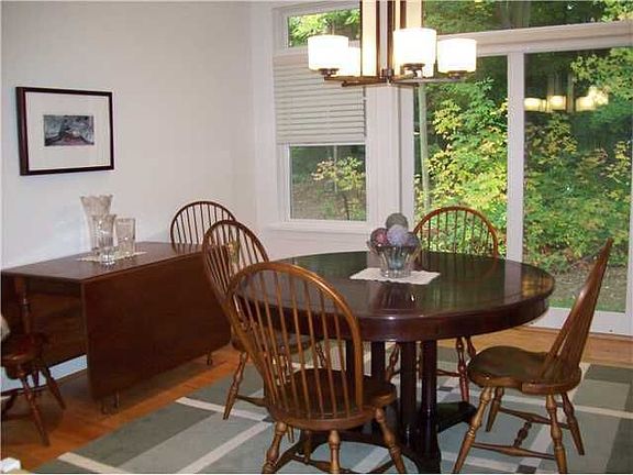 4th image of 106 Garden Dr