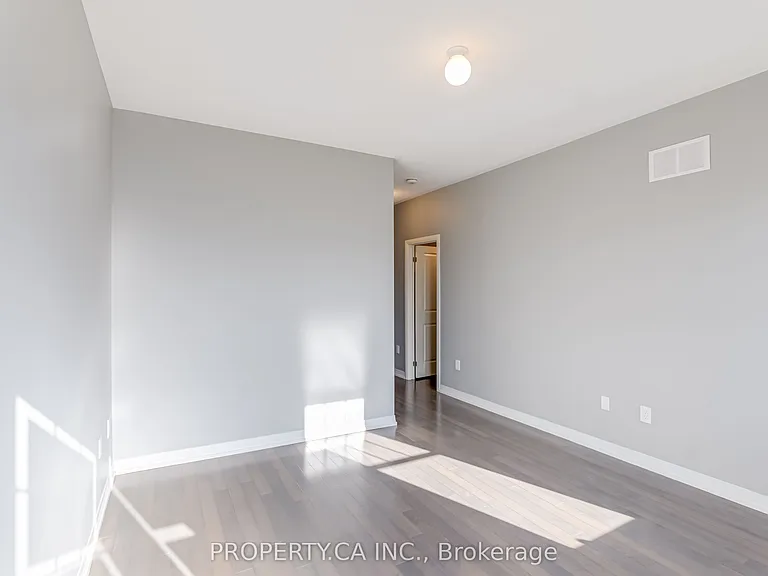 24 Clarington Blvd — Photo 34