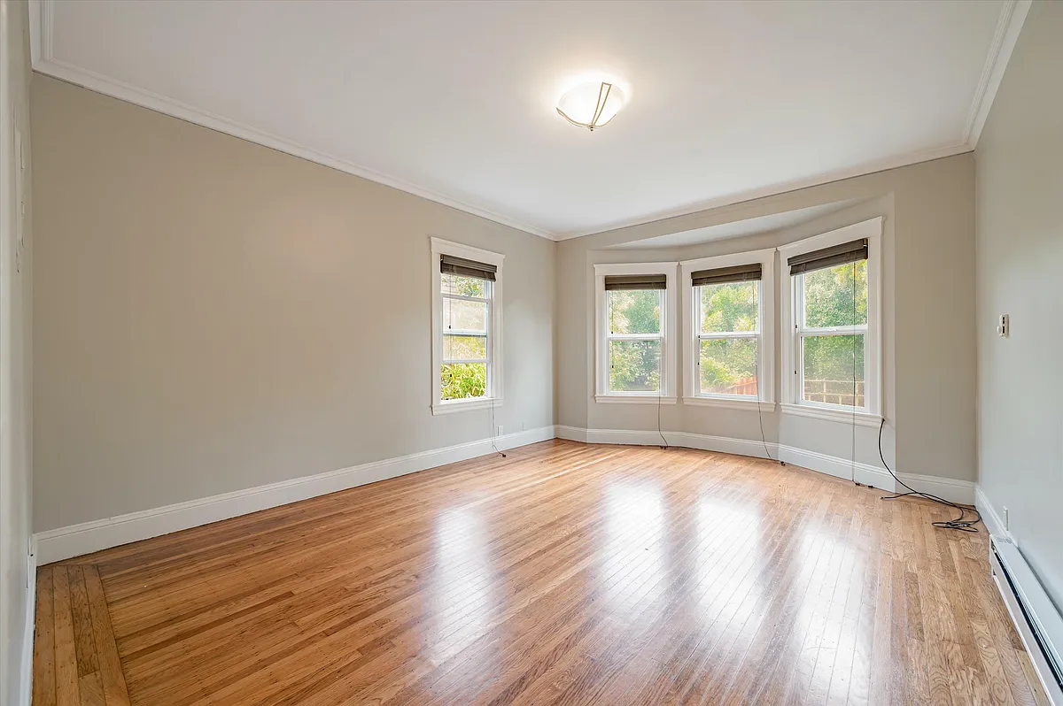 Building Photo - 1550 Hayes St #2