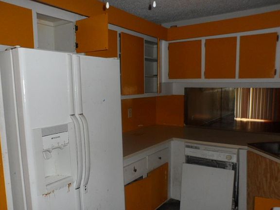 5th image of 440 NW 214th St APT 105
