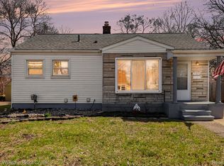 23070 Rosewood St, Oak Park, MI 48237