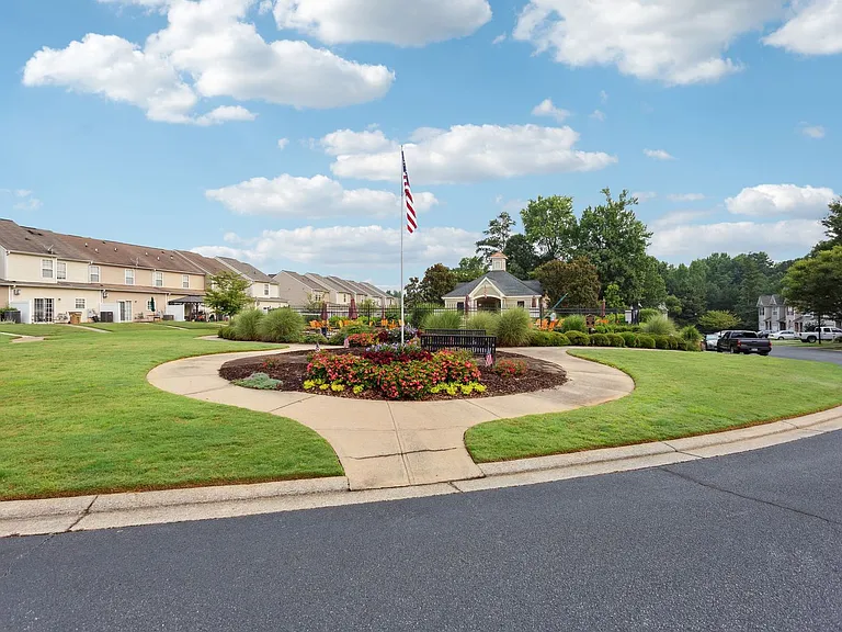 372 Azalea Cir — Photo 32