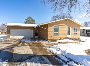 211 Franklin Ave, Larimore, ND 58251