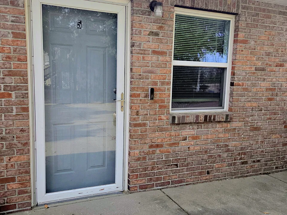 2504 Fairview Way #5