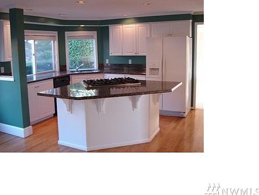 2nd image of 518 207th Ave NE