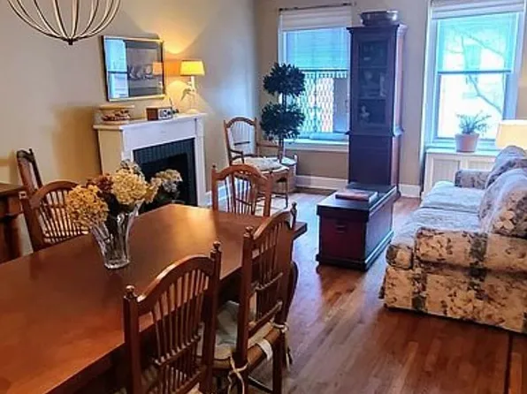 320 E 83rd St APT 3C, New York, NY 10028