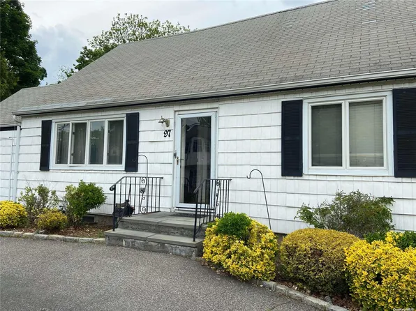 97 E Raymond Avenue, Roosevelt, NY 11575