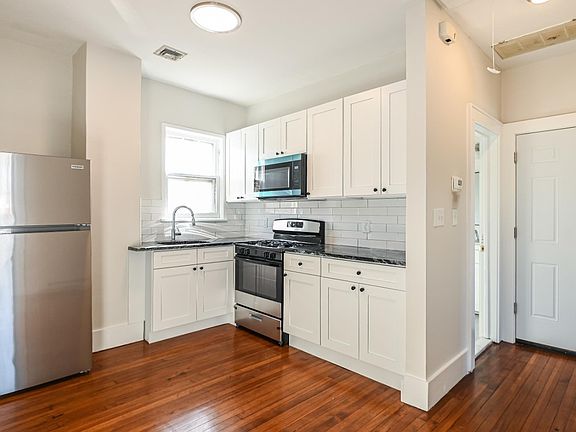 4th image of 265 McBride Ave #1