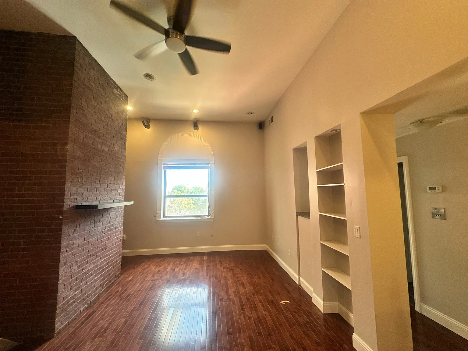1 bed, 850 sqft, $2,150 — Photo 1